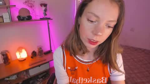 Snapshot of beautyeliise chatting on February 2025 03:01:02 PM Eliise online show from February 2025 03:01:02 PM