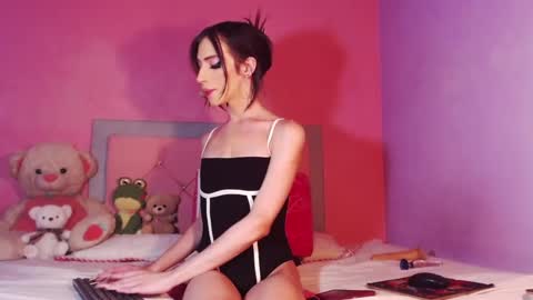 Snapshot of beautyqueen__ chatting on February 2025 02:15:01 AM BeautyMaffe online show from February 2025 02:15:01 AM