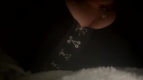 Snapshot of bebesitaa21 chatting on January 2025 04:25:02 AM Angelique online show from January 2025 04:25:02 AM