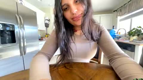 Snapshot of bebesitaa21 chatting on October 2025 08:14:02 PM Angelique online show from October 2025 08:14:02 PM