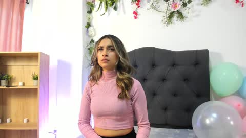 Snapshot of beccamilanni chatting on December 2024 12:40:02 PM beccamilanni online show from December 2024 12:40:02 PM