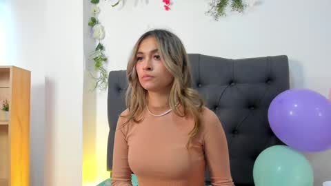 Snapshot of beccamilanni chatting on December 2024 01:29:01 PM beccamilanni online show from December 2024 01:29:01 PM