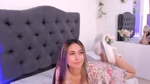 Snapshot of beccamilanni chatting on December 2024 04:16:02 PM beccamilanni online show from December 2024 04:16:02 PM