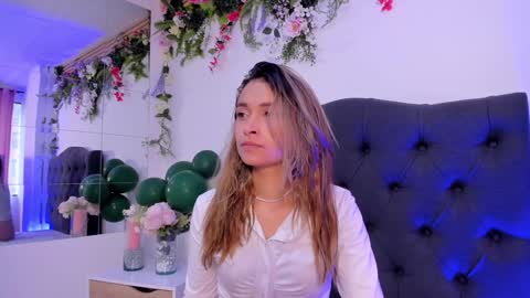 Snapshot of beccamilanni chatting on December 2024 12:45:02 PM beccamilanni online show from December 2024 12:45:02 PM