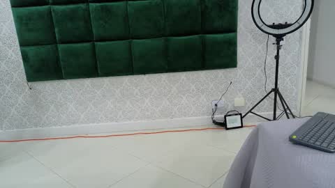 BeccaRed online show from October 2025 02:31:01 AM