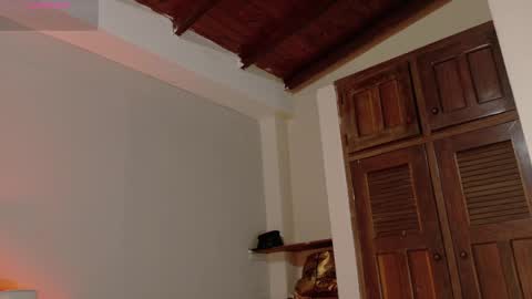 Beecckkkaaa online show from April 2026 01:01:01 PM