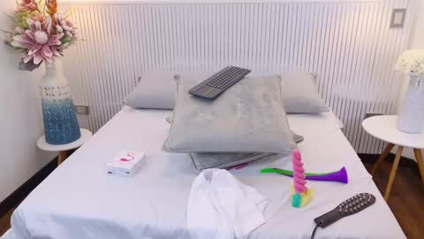 Laura Tobon online show from October 2025 08:17:01 PM