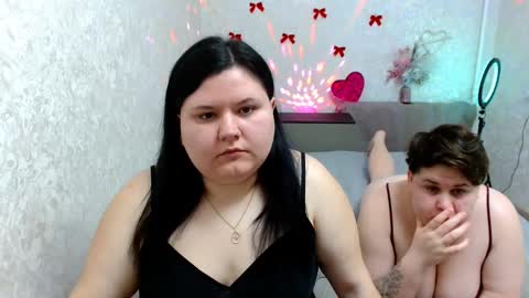 Snapshot of beckyandellen chatting on January 2025 07:49:01 PM BeckyAndEllen online show from January 2025 07:49:01 PM