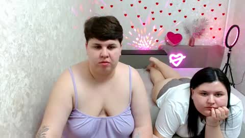 Snapshot of beckyandellen chatting on February 2025 08:22:01 PM BeckyAndEllen online show from February 2025 08:22:01 PM