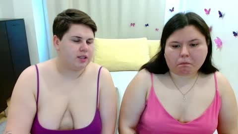 Snapshot of beckyandellen chatting on September 2025 09:44:01 AM BeckyAndEllen online show from September 2025 09:44:01 AM
