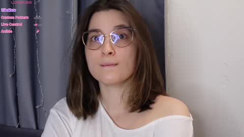 Snapshot of beckymartens chatting on September 2025 02:11:02 AM BeckyMartens come join me on while im offline here online show from September 2025 02:11:02 AM