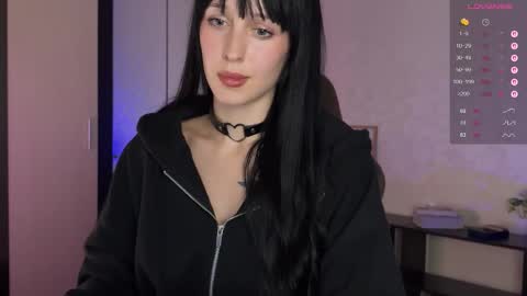 Violet online show from November 2025 04:30:02 PM