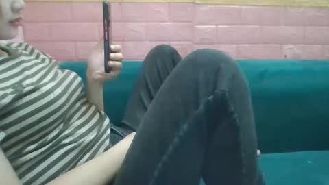 Snapshot of beebaby_xx chatting on October 2025 01:16:01 AM beebaby_xx online show from October 2025 01:16:01 AM