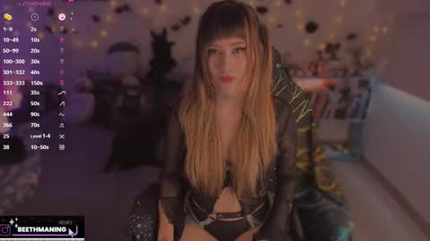       online show from October 2025 12:13:02 PM