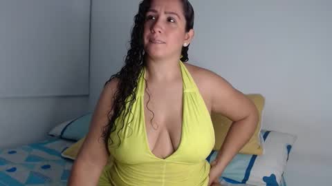 hadid online show from October 2025 12:22:02 AM