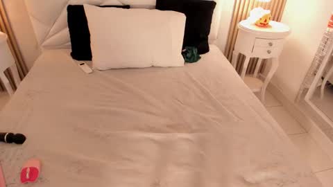 Bela online show from October 2025 06:35:02 AM