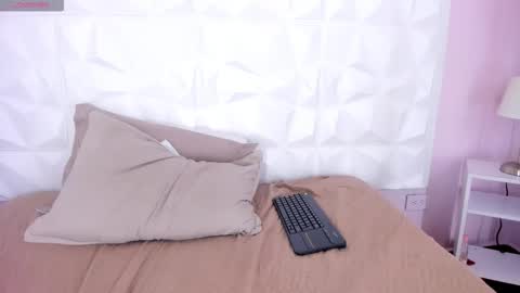 belaizza online show from November 2025 07:58:02 PM