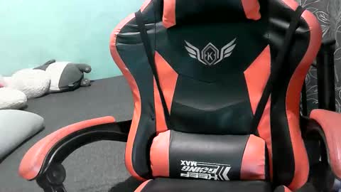 Tezza online show from October 2025 01:06:02 AM