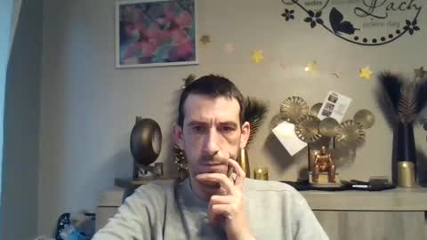 Snapshot of belgianboy33 chatting on December 2024 08:00:01 AM Dreamcock online show from December 2024 08:00:01 AM