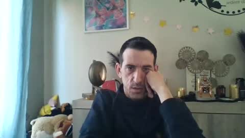 Snapshot of belgianboy33 chatting on March 2025 09:43:01 AM Dreamcock online show from March 2025 09:43:01 AM