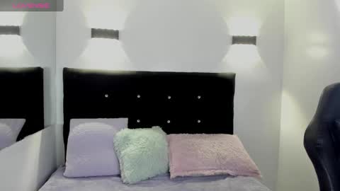 Bella online show from September 2025 02:22:02 PM