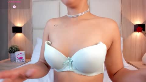 Bella cam online show from January 2025 07:07:02 PM