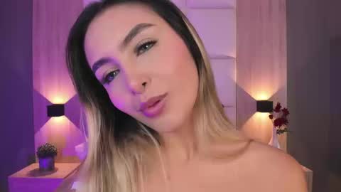Bella cam online show from September 2025 09:15:02 PM