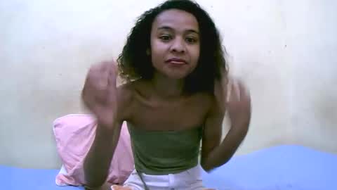 bella193999 online show from November 2025 05:56:01 PM