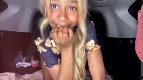 Snapshot of bella19sua chatting on November 2025 02:36:01 AM bella19sua online show from November 2025 02:36:01 AM