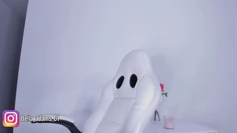 isabella online show from October 2025 04:43:01 AM