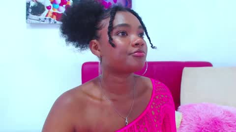 Snapshot of bella_adara1 chatting on February 2025 04:15:02 AM CAMILA online show from February 2025 04:15:02 AM