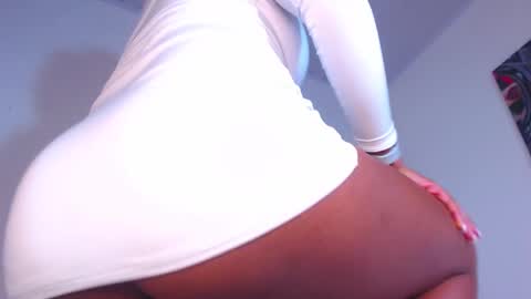 Snapshot of bella_adara1 chatting on March 2025 07:52:01 AM CAMILA online show from March 2025 07:52:01 AM