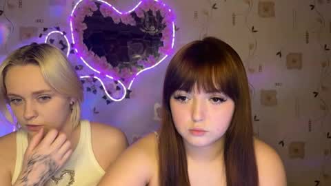 bella_and_alice online show from October 2025 03:01:02 PM