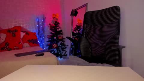 Dessi  online show from December 2024 03:37:02 PM