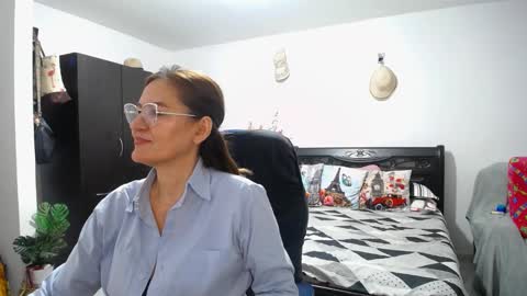 Bella online show from February 2025 04:10:01 AM