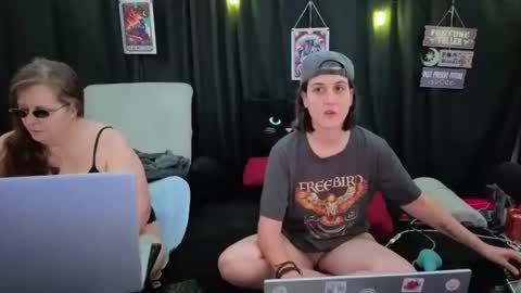 Bella James online show from November 2025 04:38:01 PM