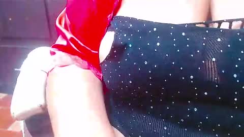 lady online show from December 2024 06:48:01 PM