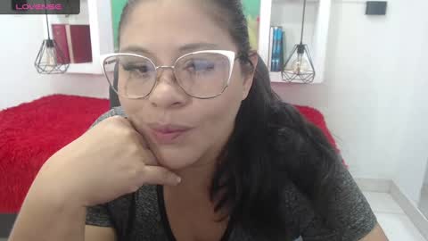 lady online show from October 2025 11:40:02 AM