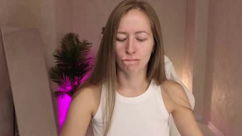 Snapshot of bella_li__ chatting on September 2025 03:17:02 AM bella_li__ online show from September 2025 03:17:02 AM