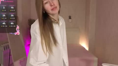 Snapshot of bella_li__ chatting on September 2025 03:28:01 AM bella_li__ online show from September 2025 03:28:01 AM