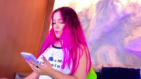 Snapshot of bella_mush chatting on June 2026 09:57:02 PM BELLA online show from June 2026 09:57:02 PM