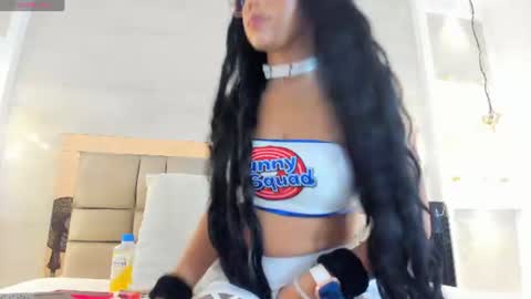 Snapshot of bella_novoa chatting on June 2026 03:05:02 AM BELLA online show from June 2026 03:05:02 AM