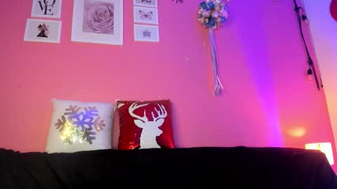 Bella Ponce  online show from November 2025 02:50:02 PM