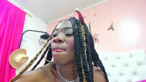 Snapshot of bella_quen1 chatting on June 2026 02:53:01 AM bella queen online show from June 2026 02:53:01 AM