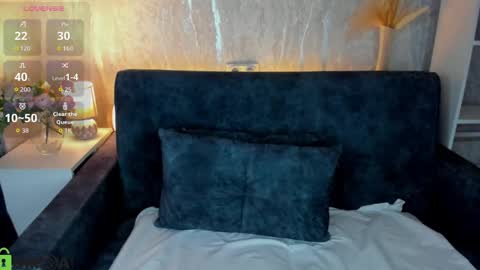 Snapshot of bella_ramsi chatting on June 2026 12:33:01 AM Linda Bella online show from June 2026 12:33:01 AM