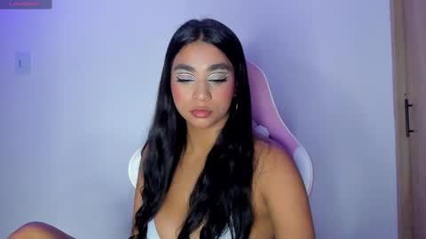 bella_ricci_ online show from February 2025 08:01:01 AM