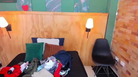 Bella Riviera online show from October 2025 07:03:02 PM