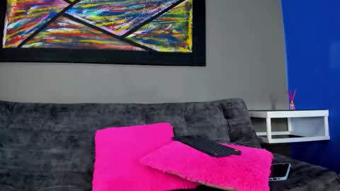 Snapshot of bella_sstone chatting on October 2025 12:25:02 PM bella_sstone online show from October 2025 12:25:02 PM