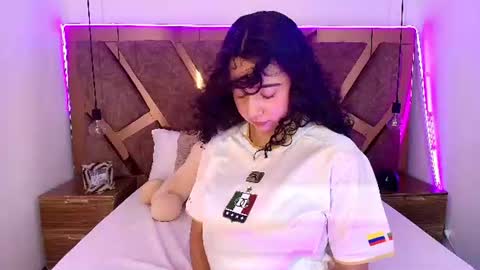 Snapshot of bella_swwan_ chatting on June 2026 08:55:02 PM Bella Swwan online show from June 2026 08:55:02 PM