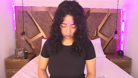 Snapshot of bella_swwan_ chatting on July 2026 01:56:01 PM Bella Swwan online show from July 2026 01:56:01 PM